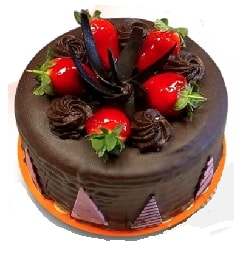 4 ile 6 kişilik yuvarlak çikolatalı yaş pasta